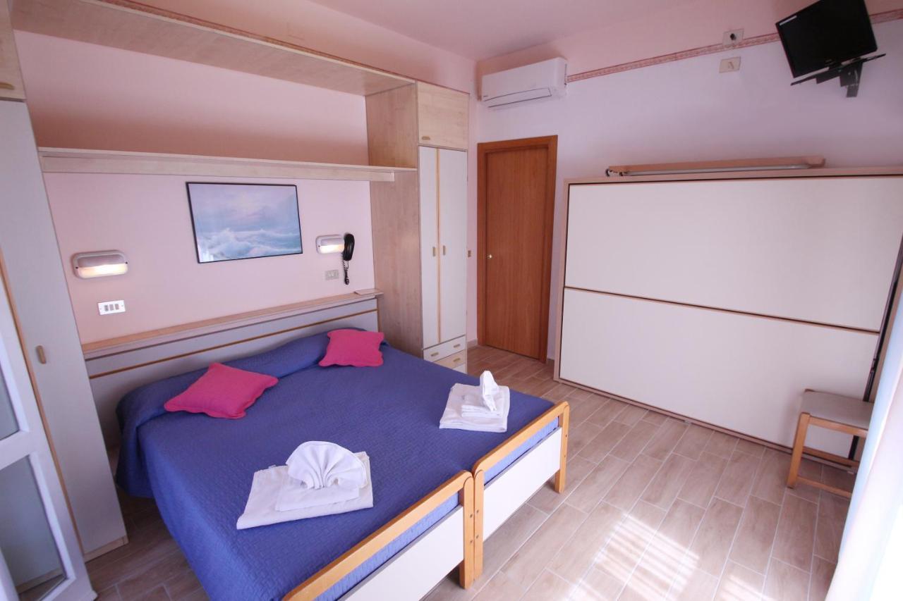 Hotel Colorado Rimini Bagian luar foto