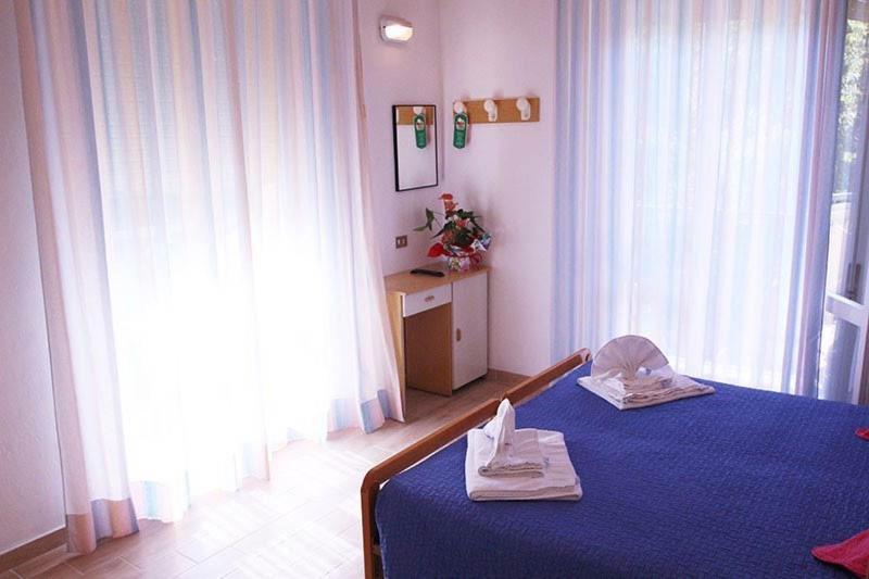 Hotel Colorado Rimini Bagian luar foto