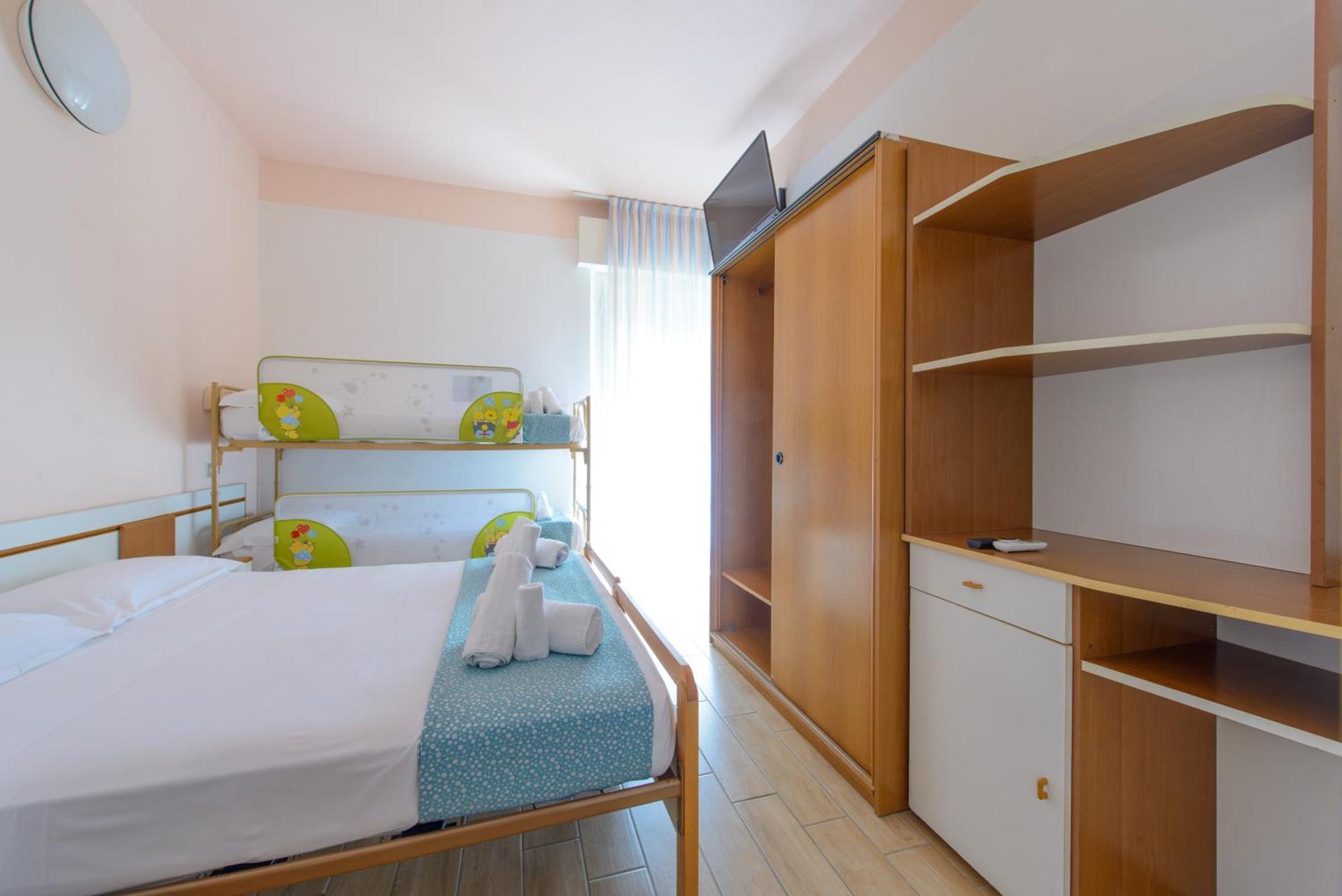 Hotel Colorado Rimini Bagian luar foto