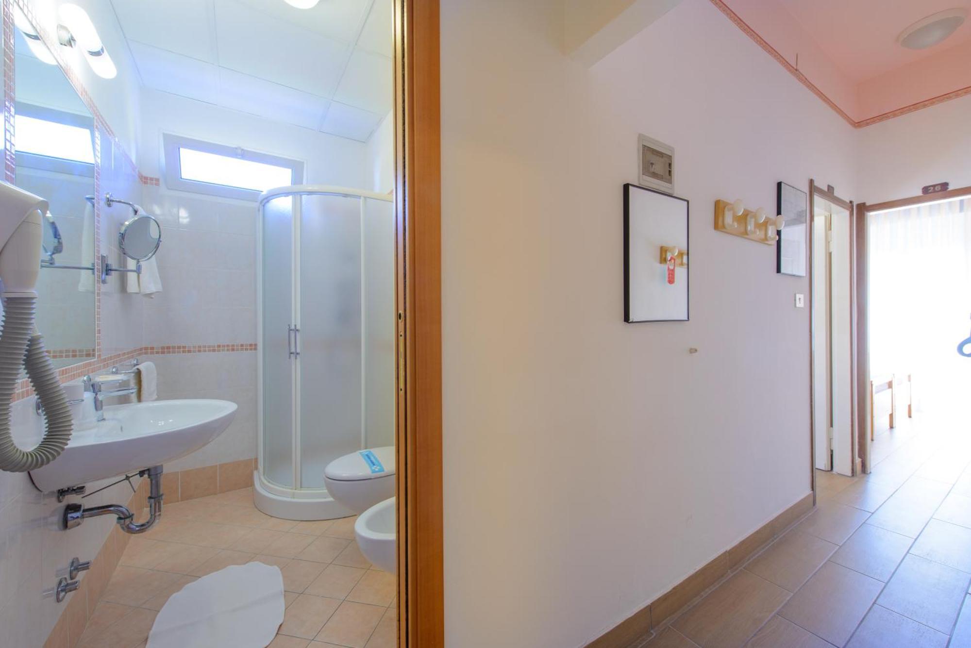 Hotel Colorado Rimini Bagian luar foto