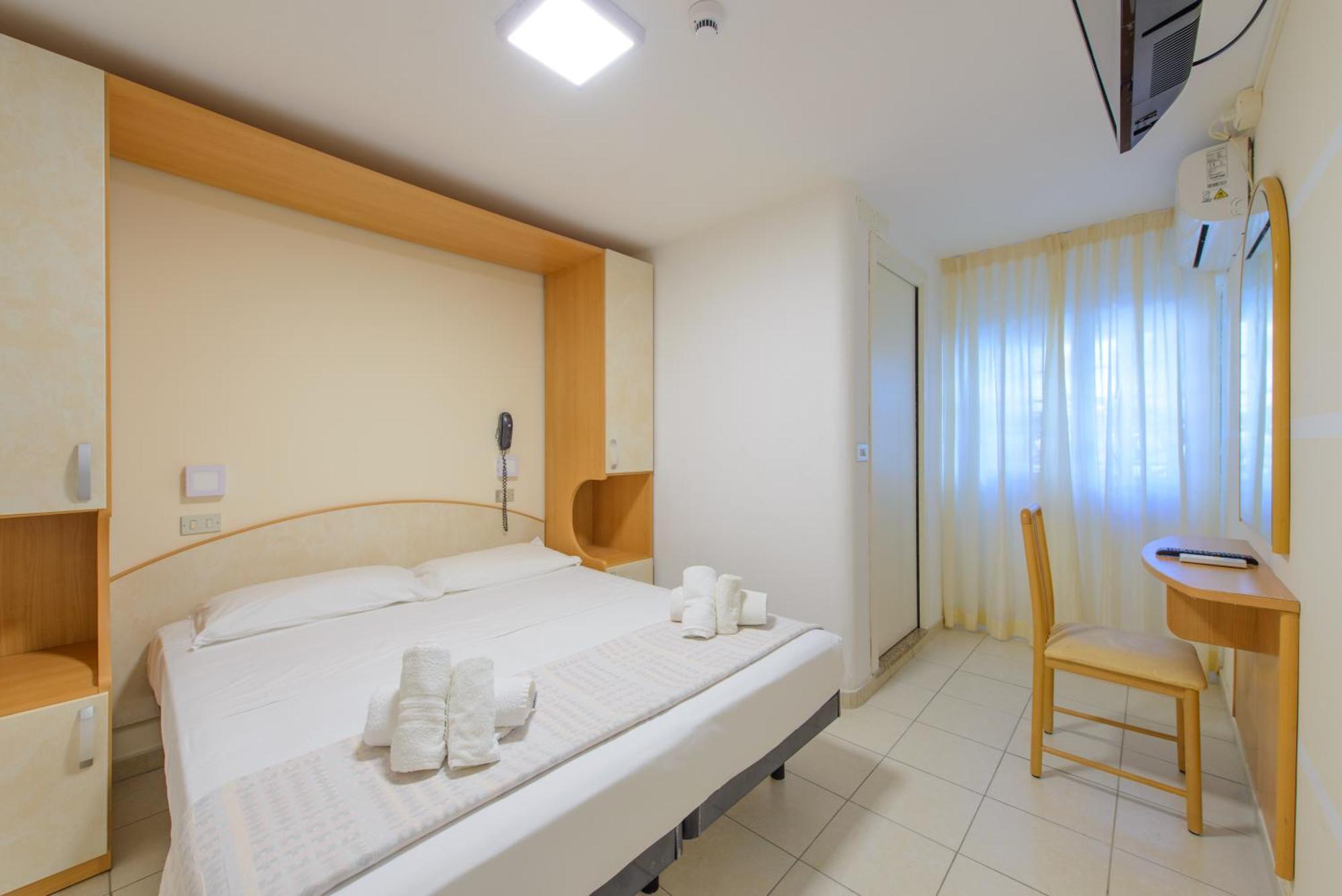 Hotel Colorado Rimini Bagian luar foto